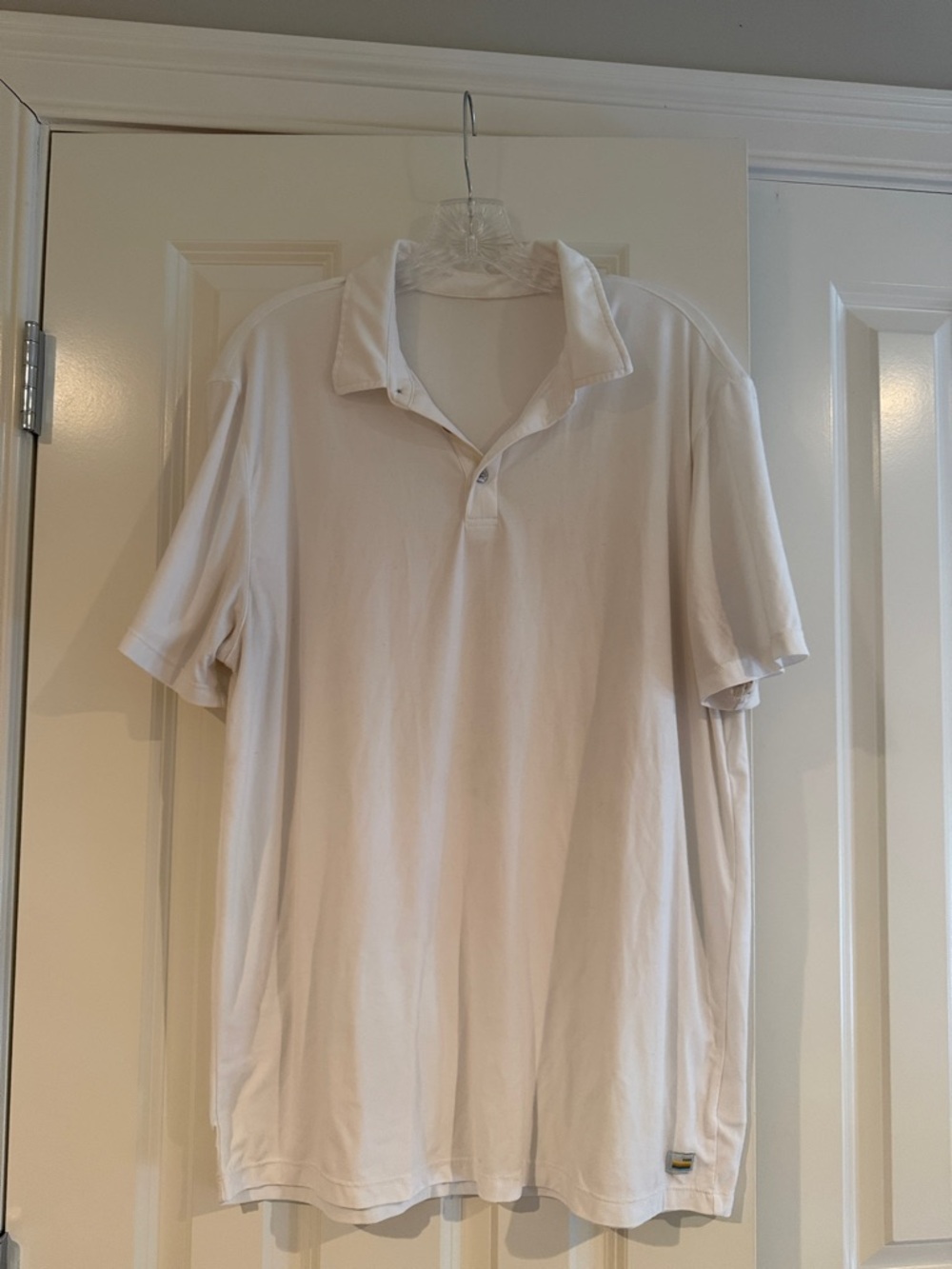Vuori men's strato tech polo
